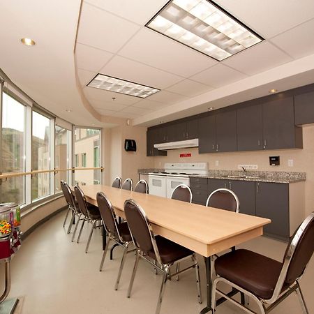 Residence & Conference Centre - Kamloops Ngoại thất bức ảnh