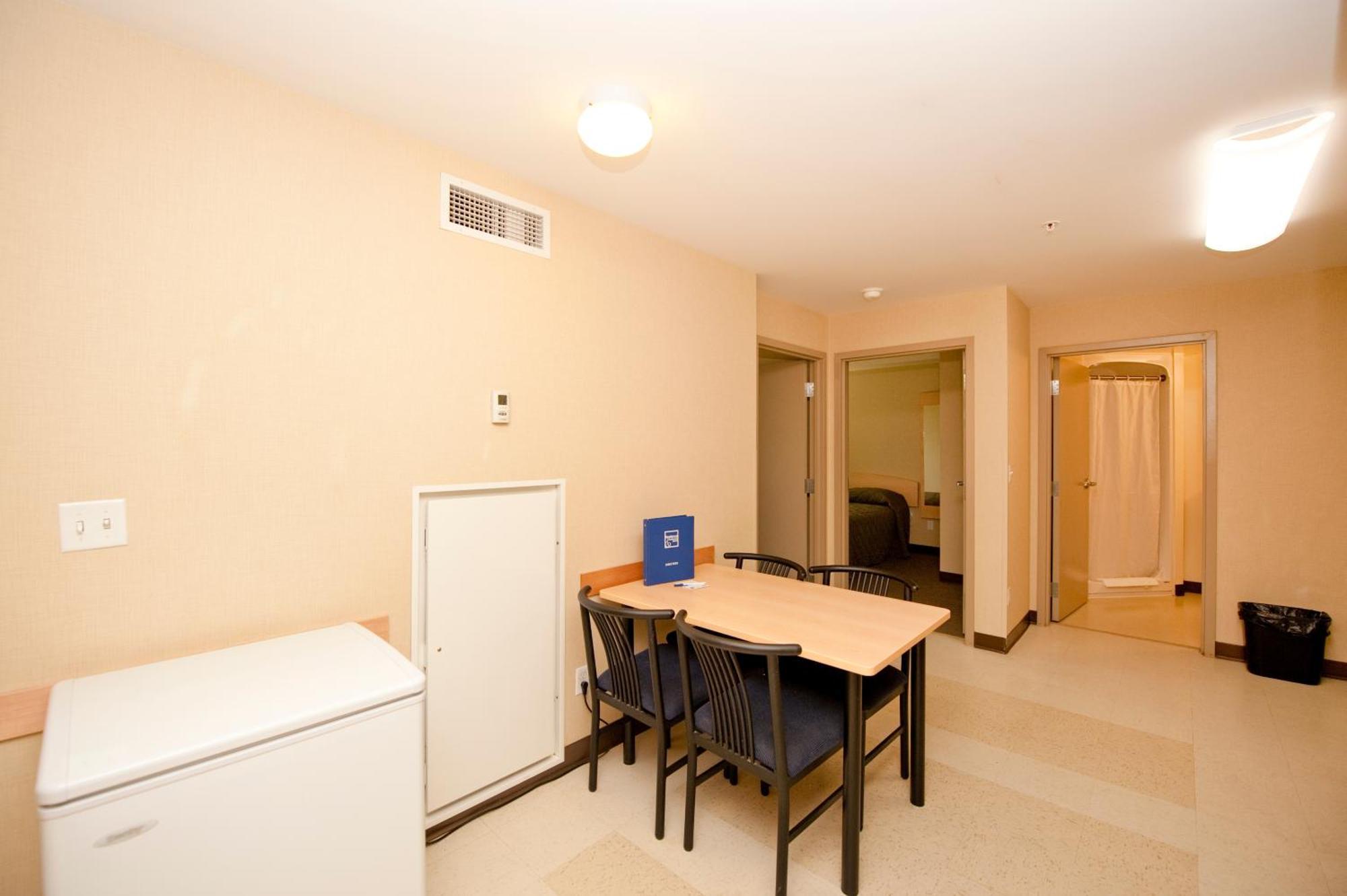 Residence & Conference Centre - Kamloops Ngoại thất bức ảnh
