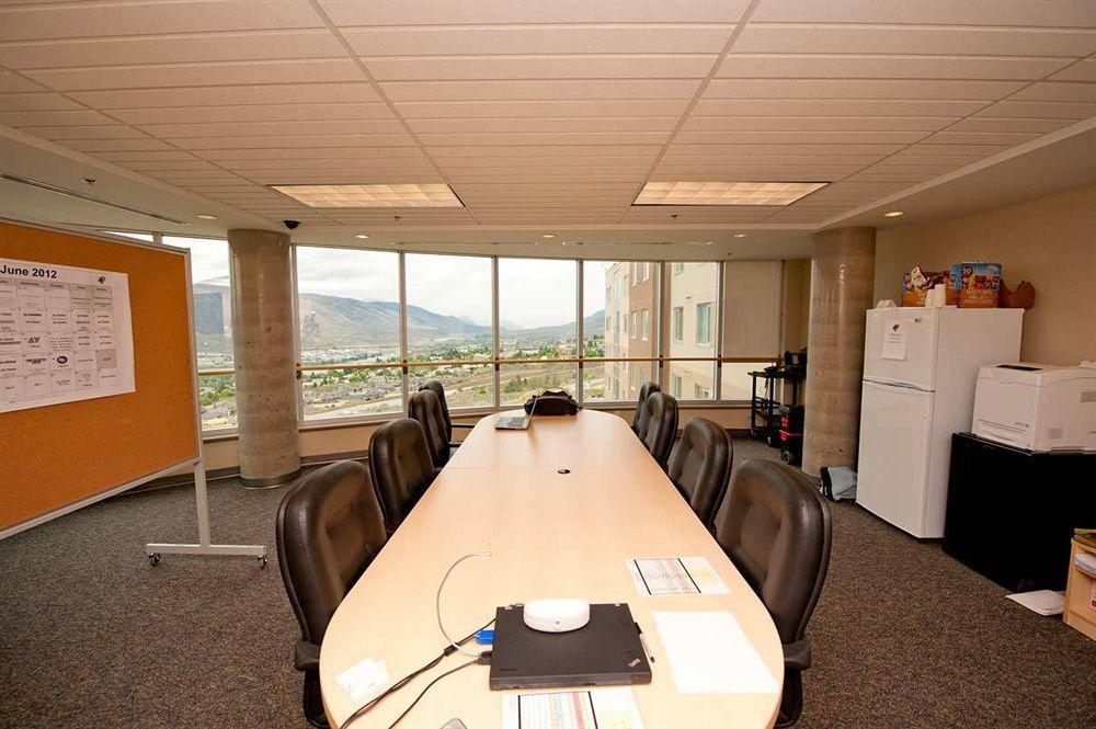 Residence & Conference Centre - Kamloops Ngoại thất bức ảnh